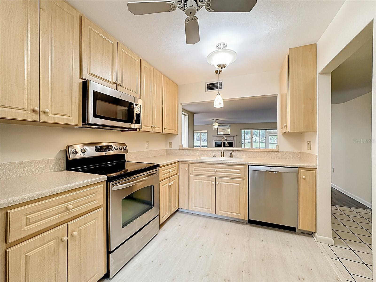 760 VILLAGE CIR #109