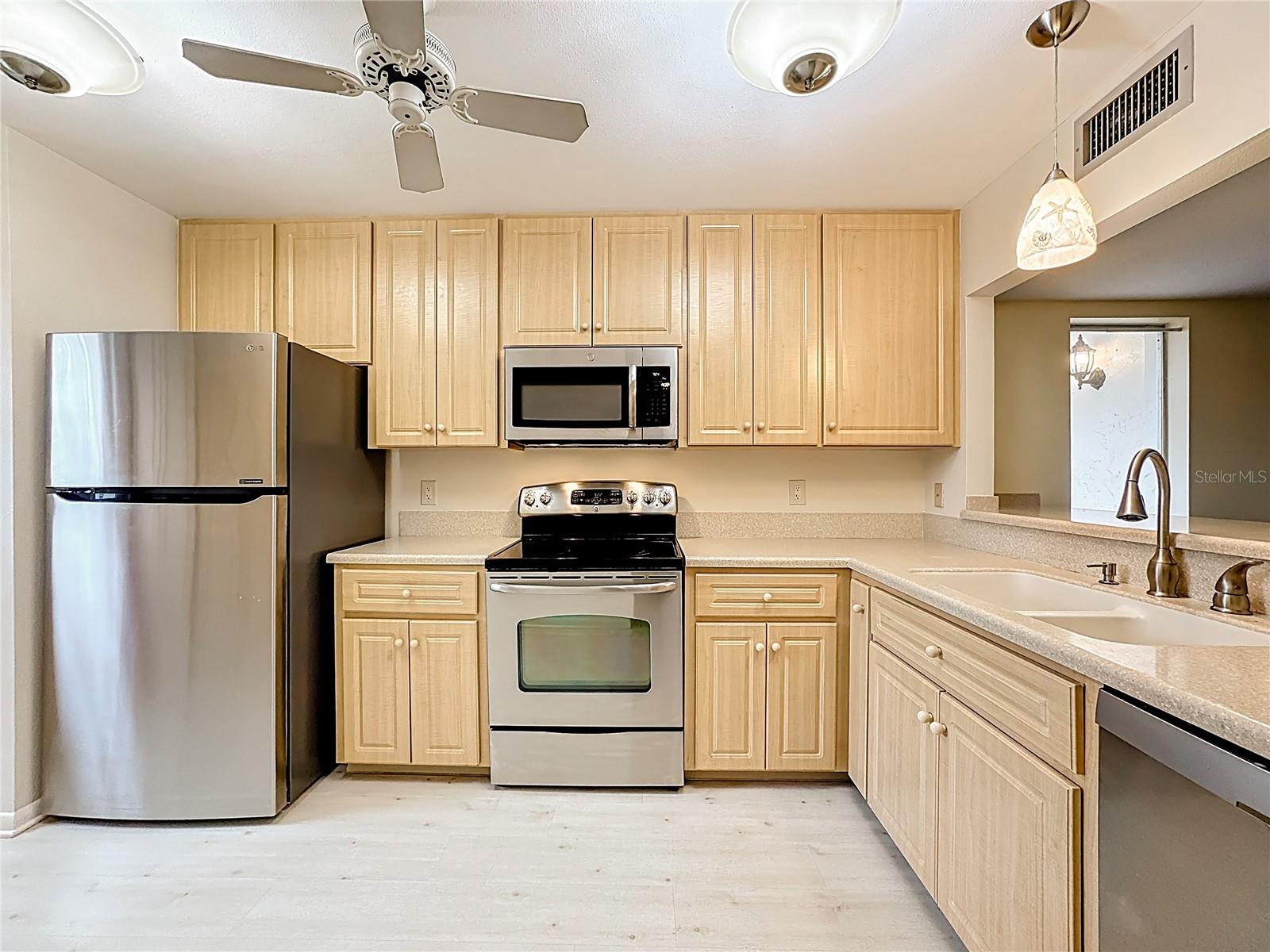 760 VILLAGE CIR #109