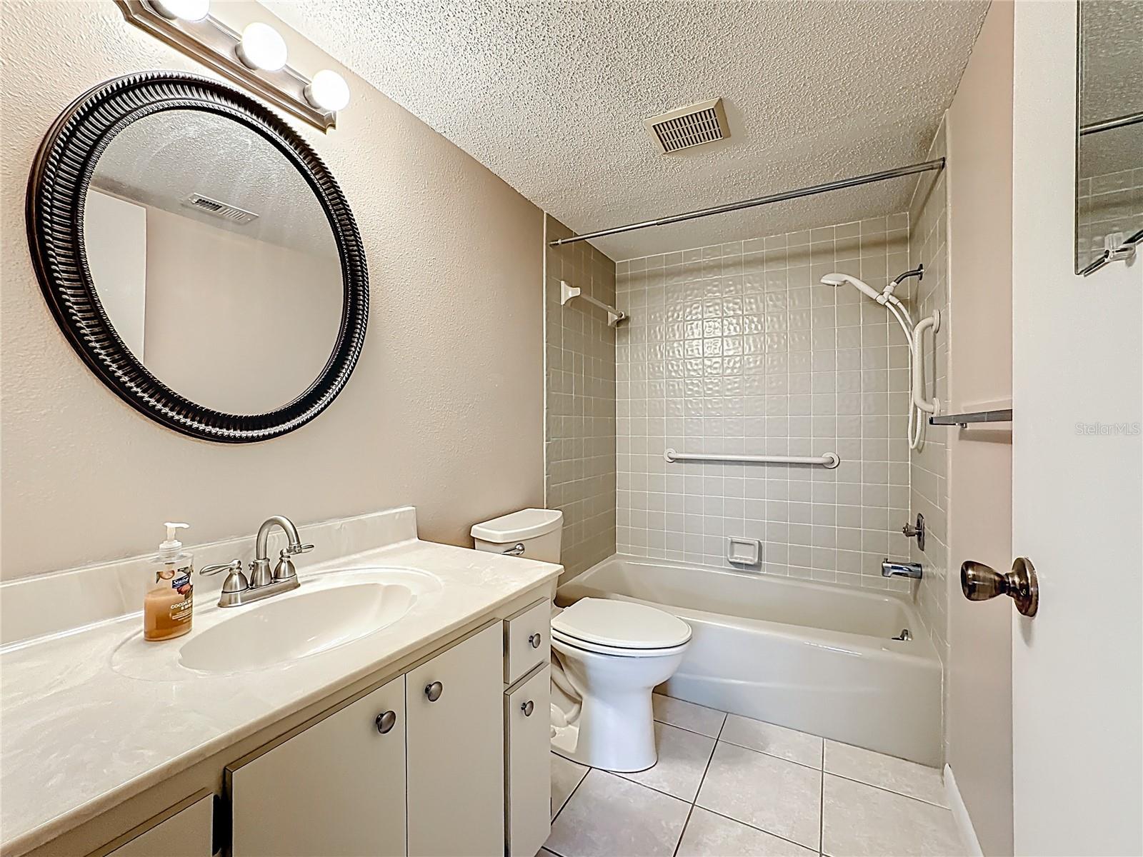 760 VILLAGE CIR #109