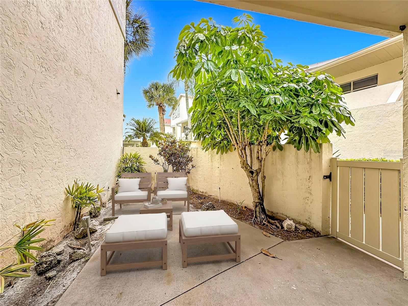 760 VILLAGE CIR #109