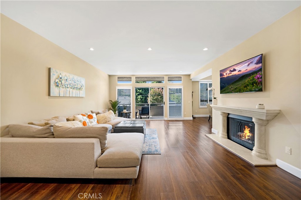 4611 Vista Del Monte Avenue Unit: 103