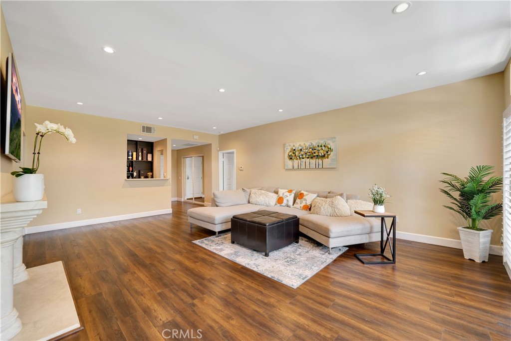 4611 Vista Del Monte Avenue Unit: 103