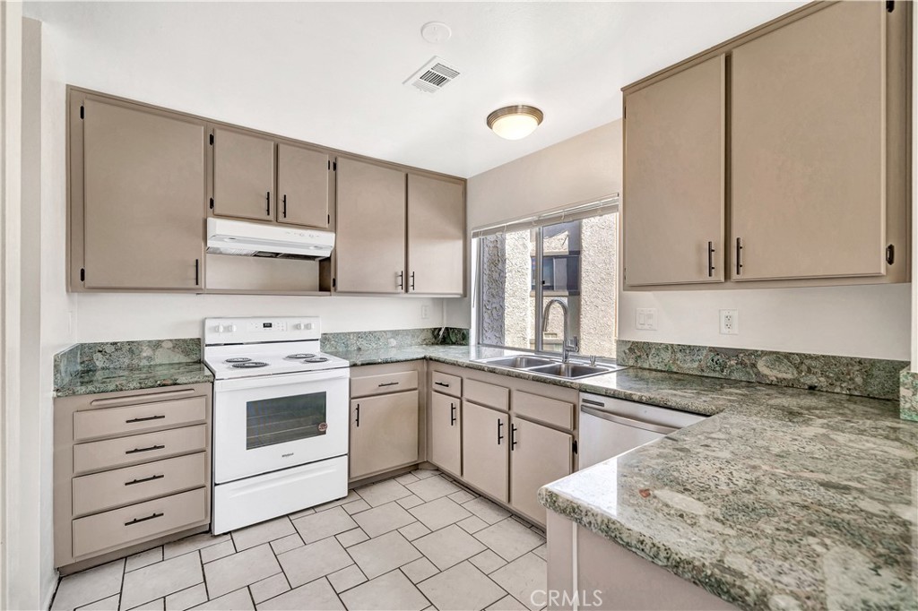 19551 Rinaldi Street 26