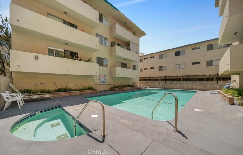 5400 Lindley Avenue 321