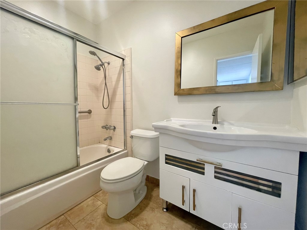 5400 Lindley Avenue 321