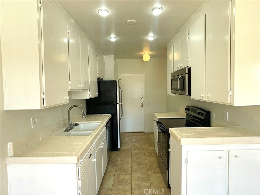 5400 Lindley Avenue 321