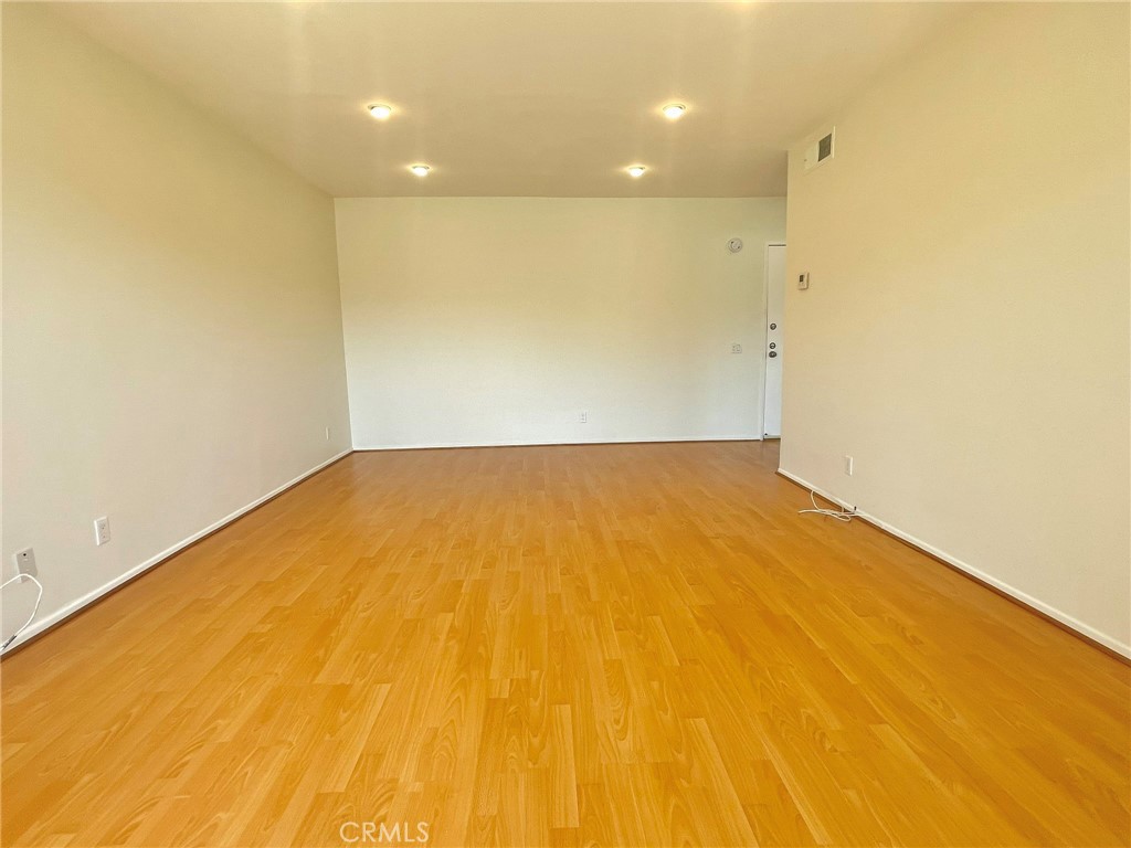 5400 Lindley Avenue 321