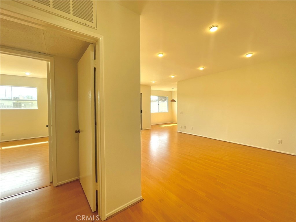 5400 Lindley Avenue 321