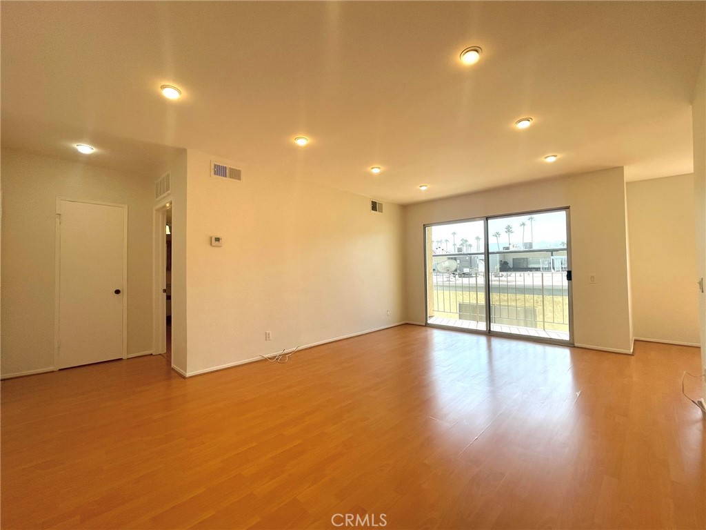 5400 Lindley Avenue 321