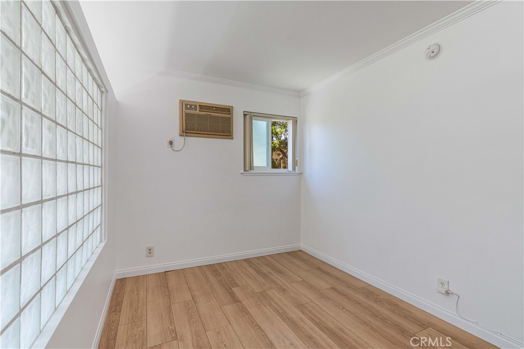 11138 Aqua Vista Street 49