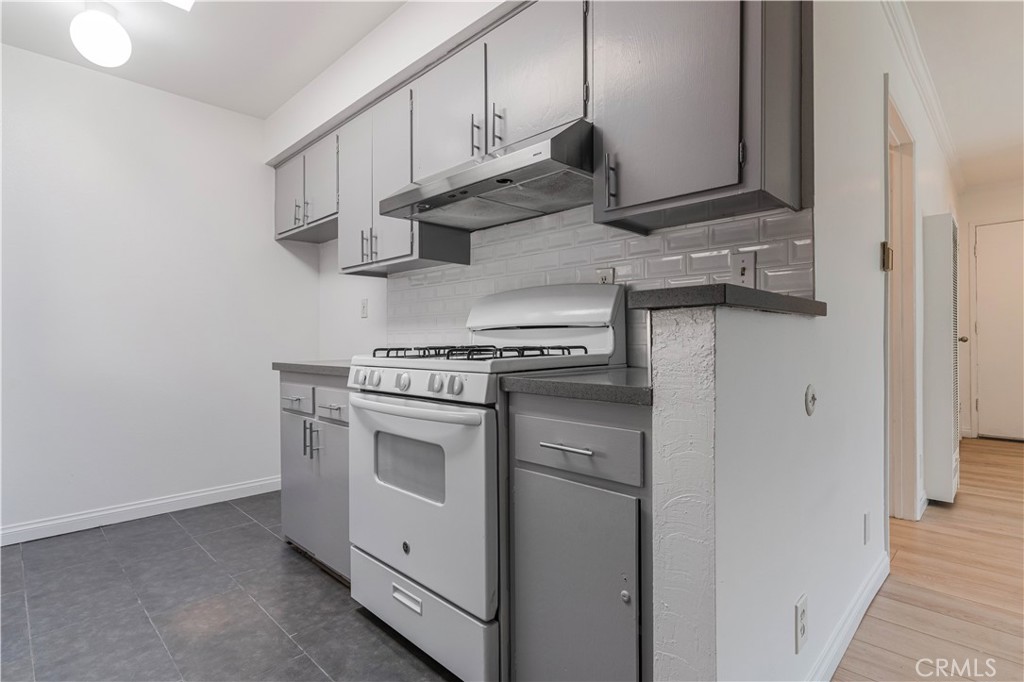 11138 Aqua Vista Street 49