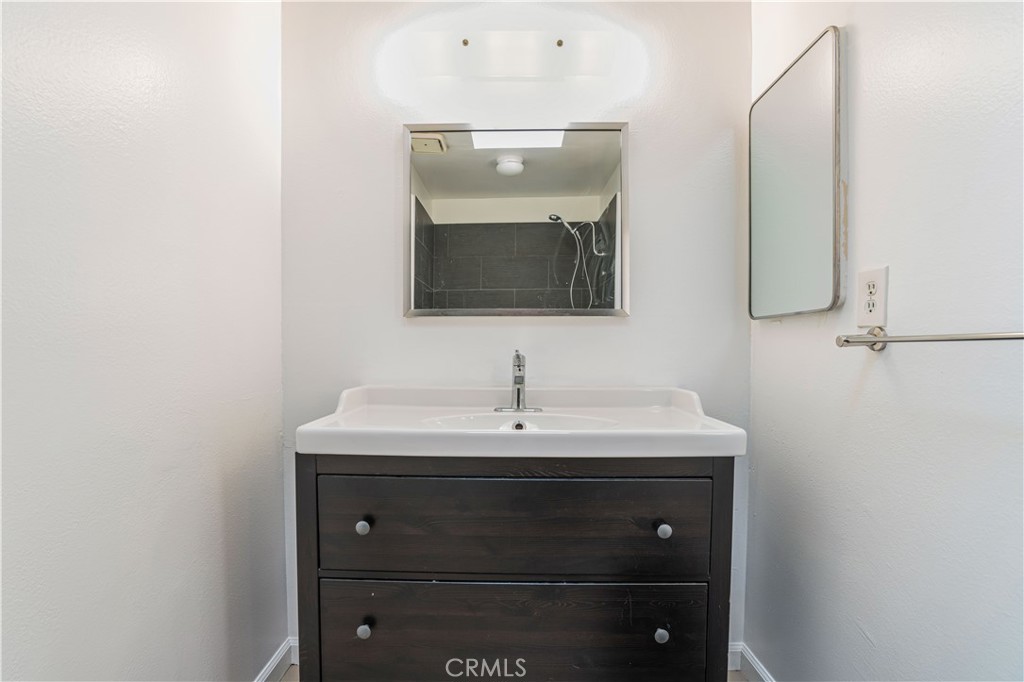 11138 Aqua Vista Street 49