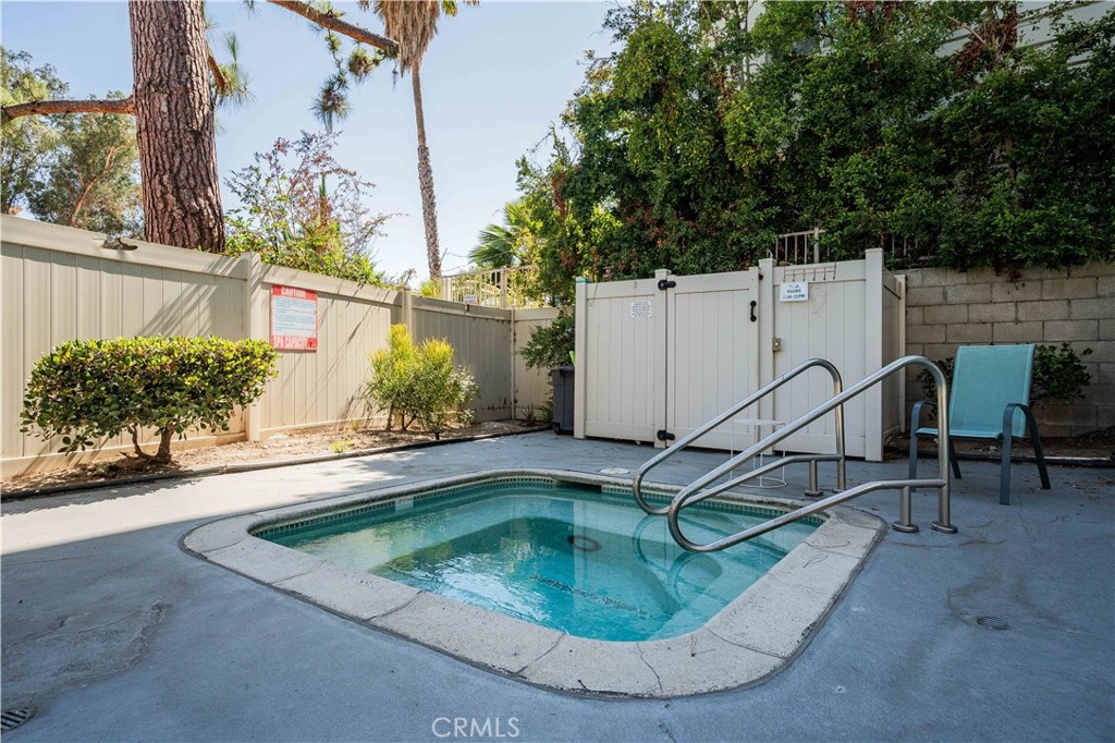11138 Aqua Vista Street 49