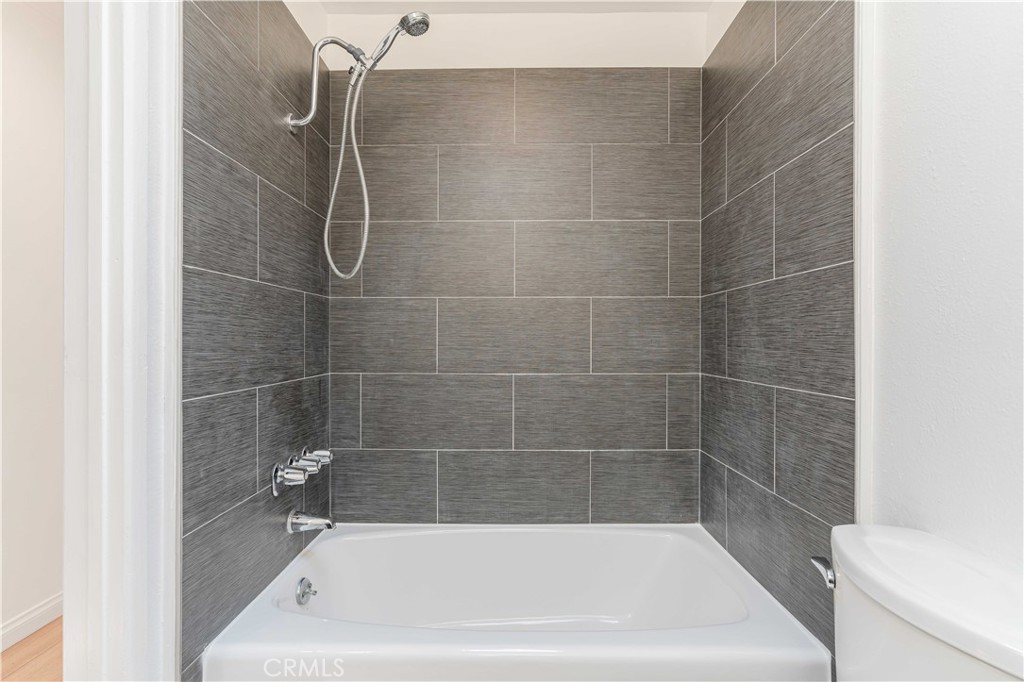 11138 Aqua Vista Street 49