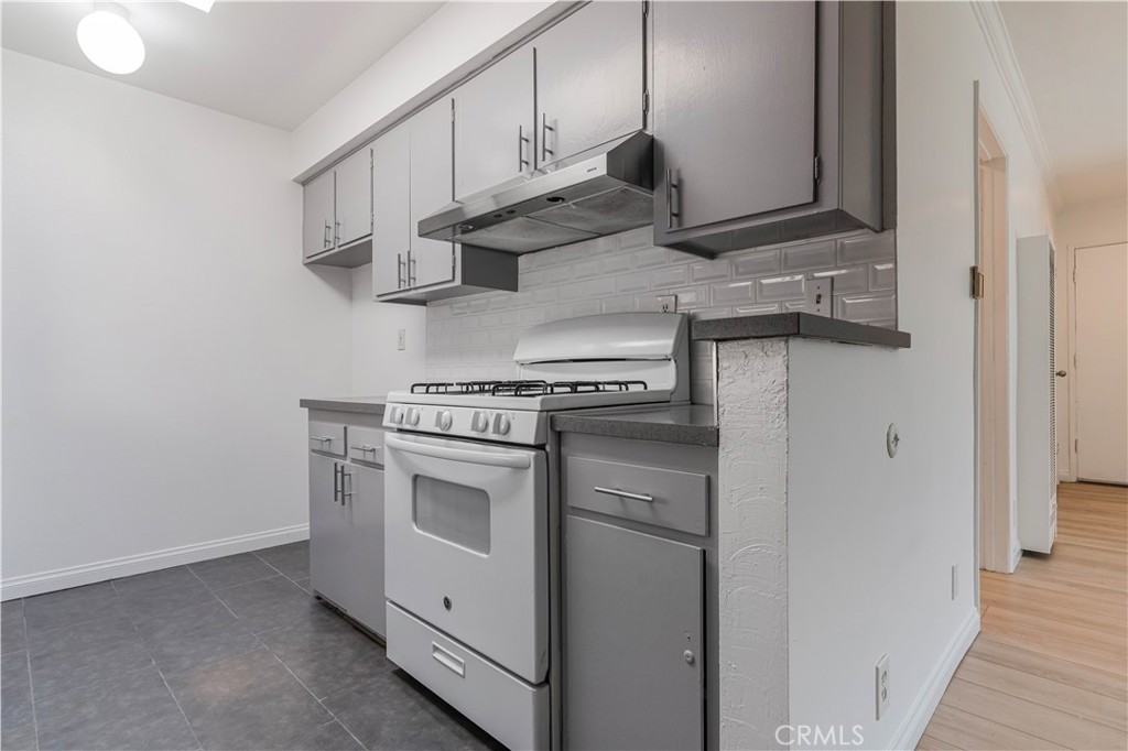 11138 Aqua Vista Street 49