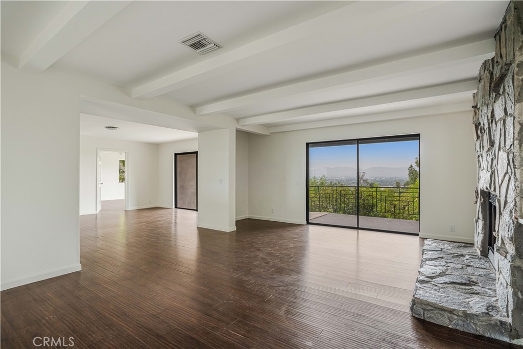 3622 Roberts View