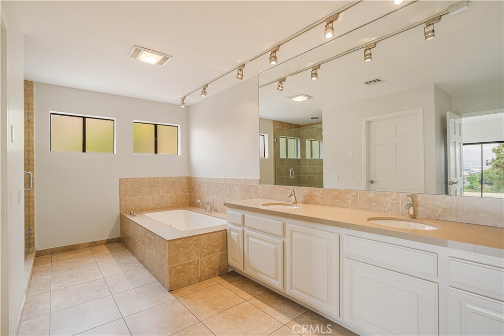 3622 Roberts View