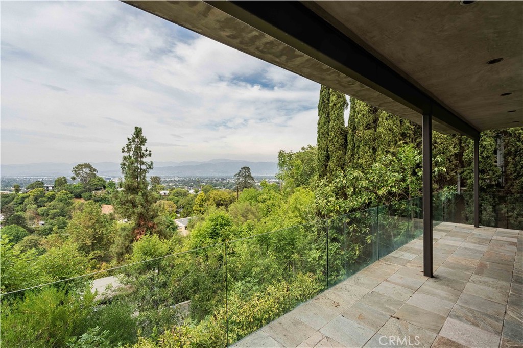 3622 Roberts View