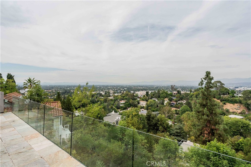 3622 Roberts View