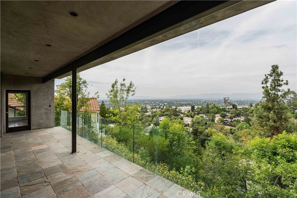 3622 Roberts View