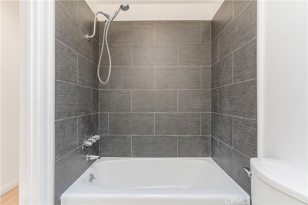 11138 Aqua Vista Street 49