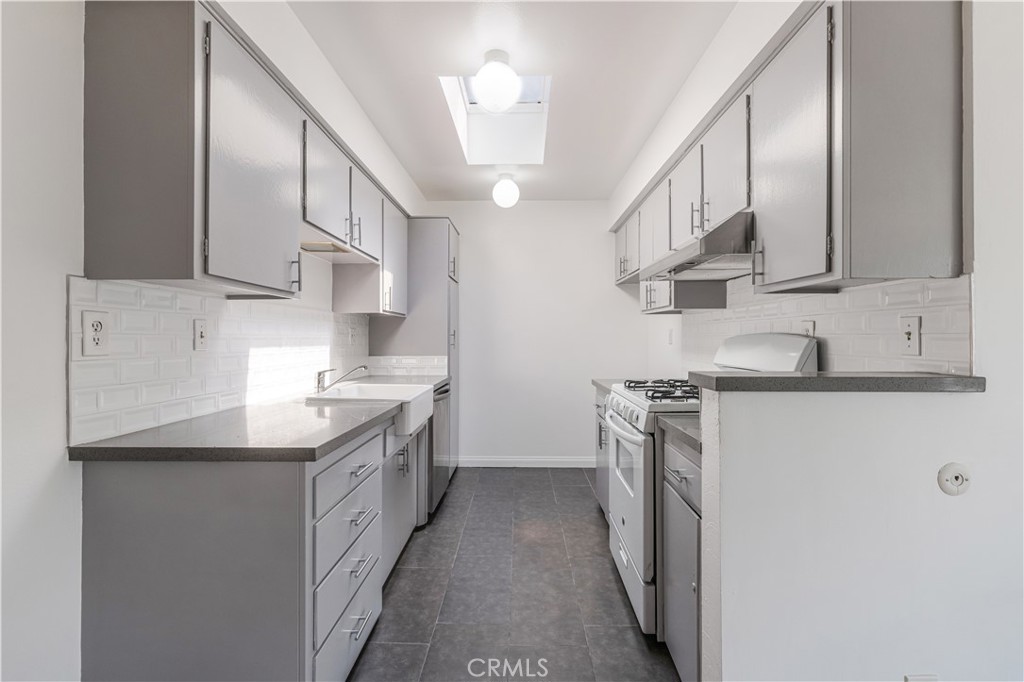 11138 Aqua Vista Street 49