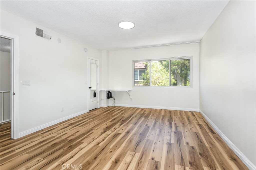 21901 Lassen Street 113
