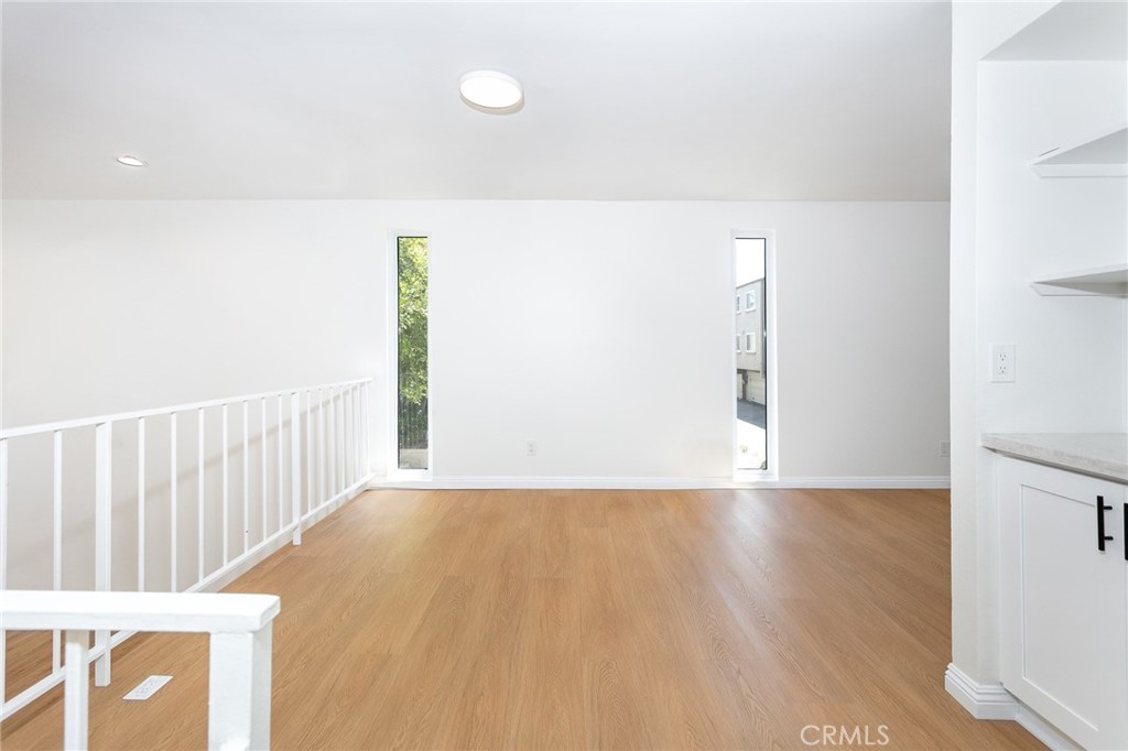 21901 Lassen Street 113