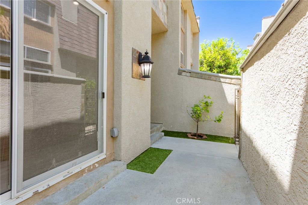 21901 Lassen Street 113