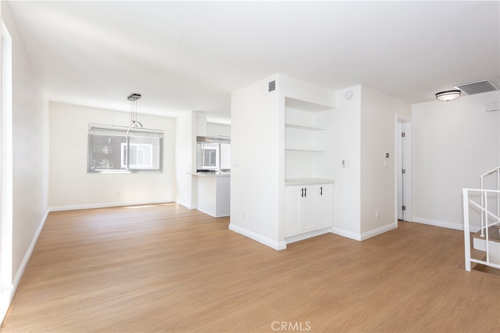 21901 Lassen Street 113