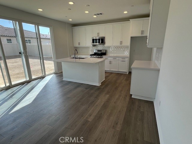 6030 West Ave J-11 Avenue