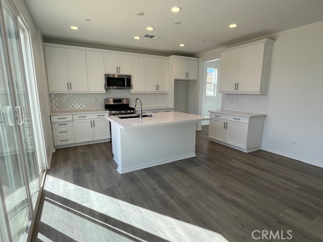 6030 West Ave J-11 Avenue