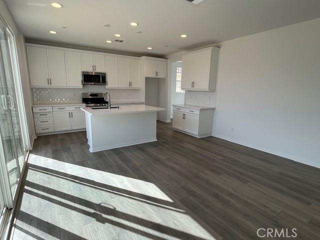 6030 West Ave J-11 Avenue