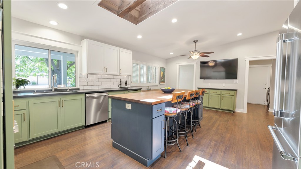 15833 Warm Springs Dr