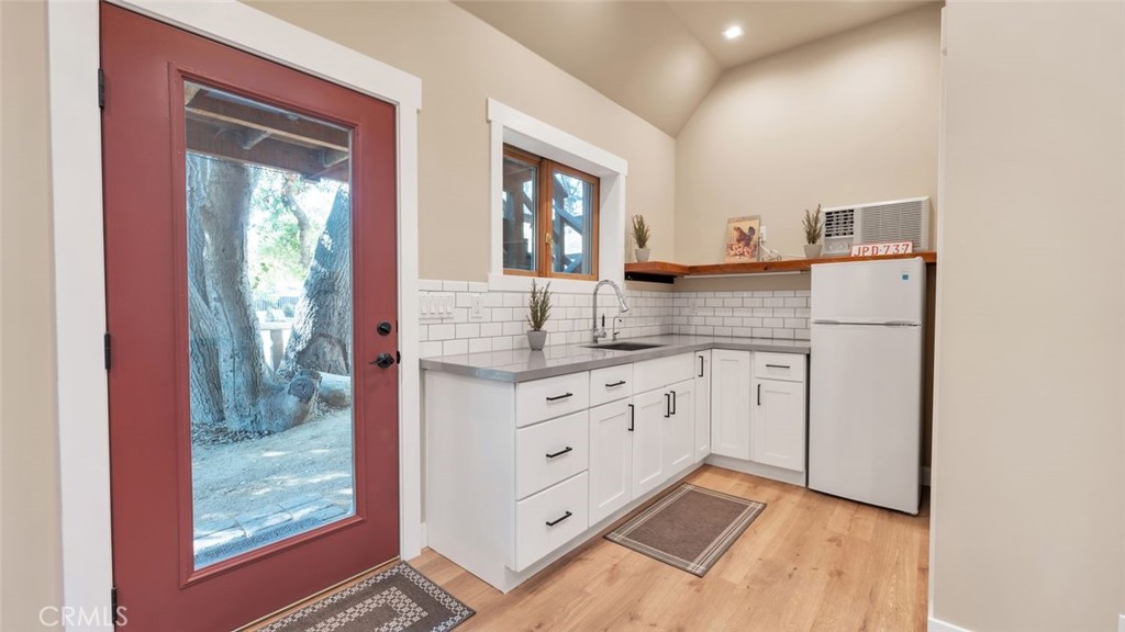 15833 Warm Springs Dr