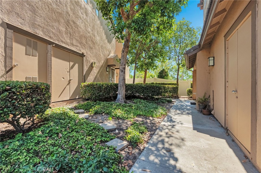 922 S Country Glen Way