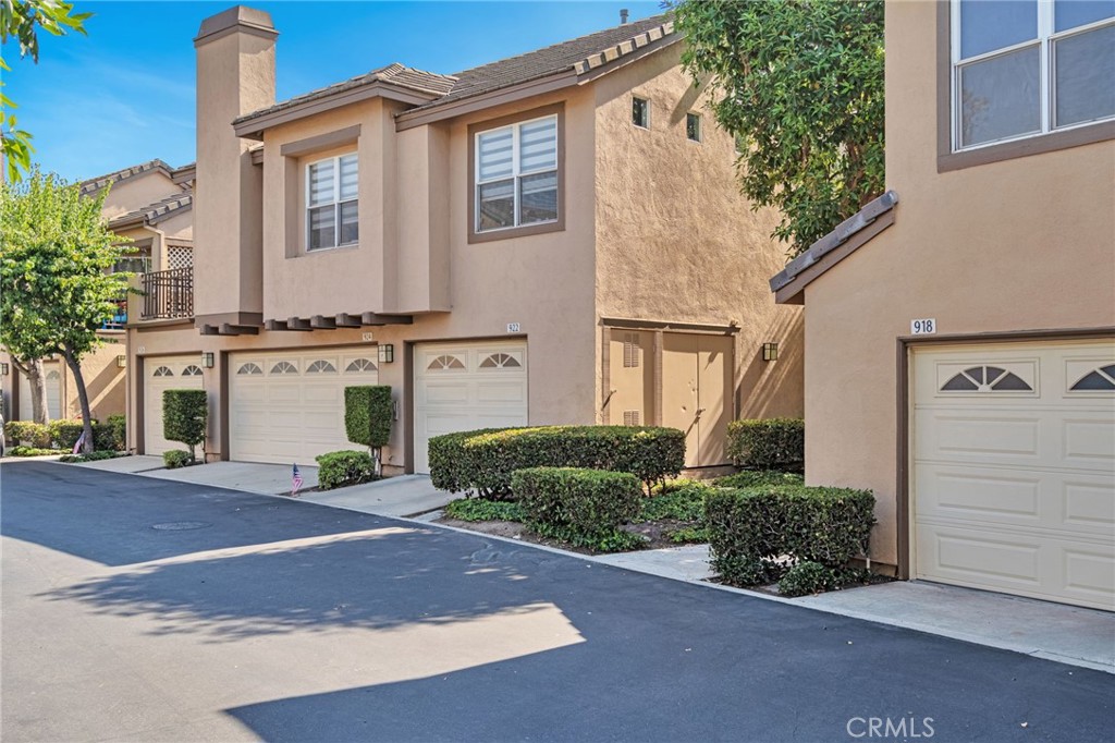 922 S Country Glen Way