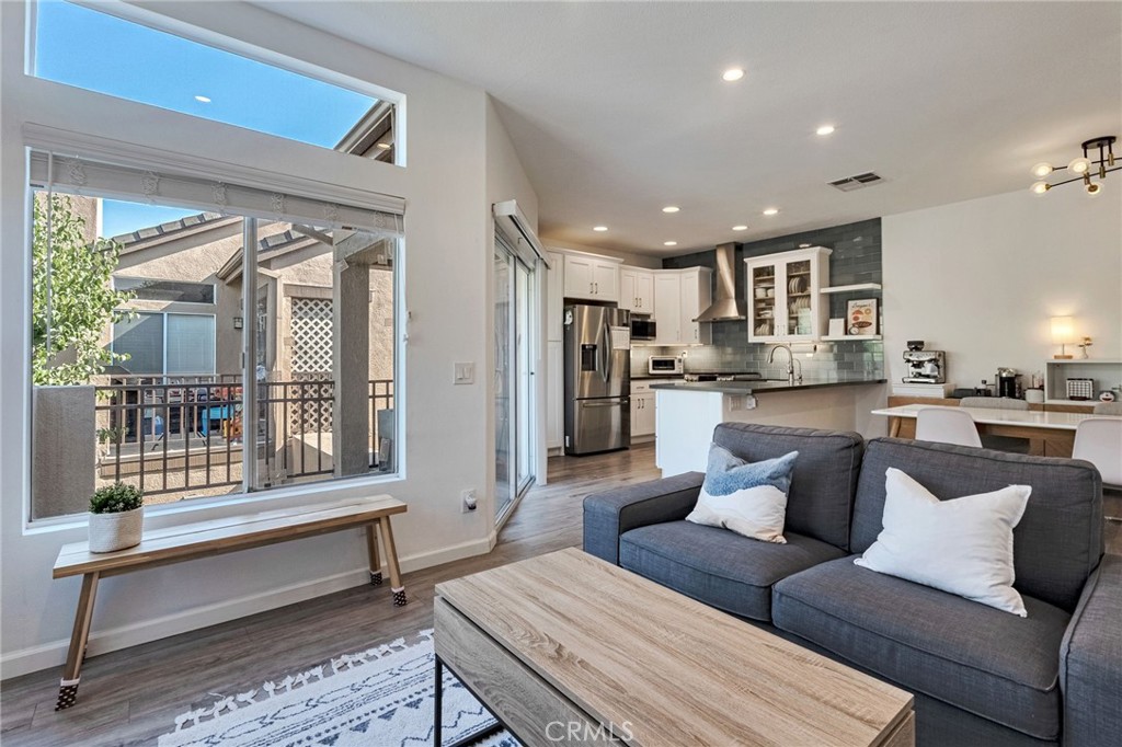 922 S Country Glen Way