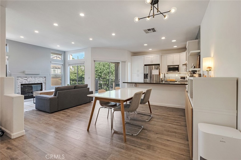 922 S Country Glen Way