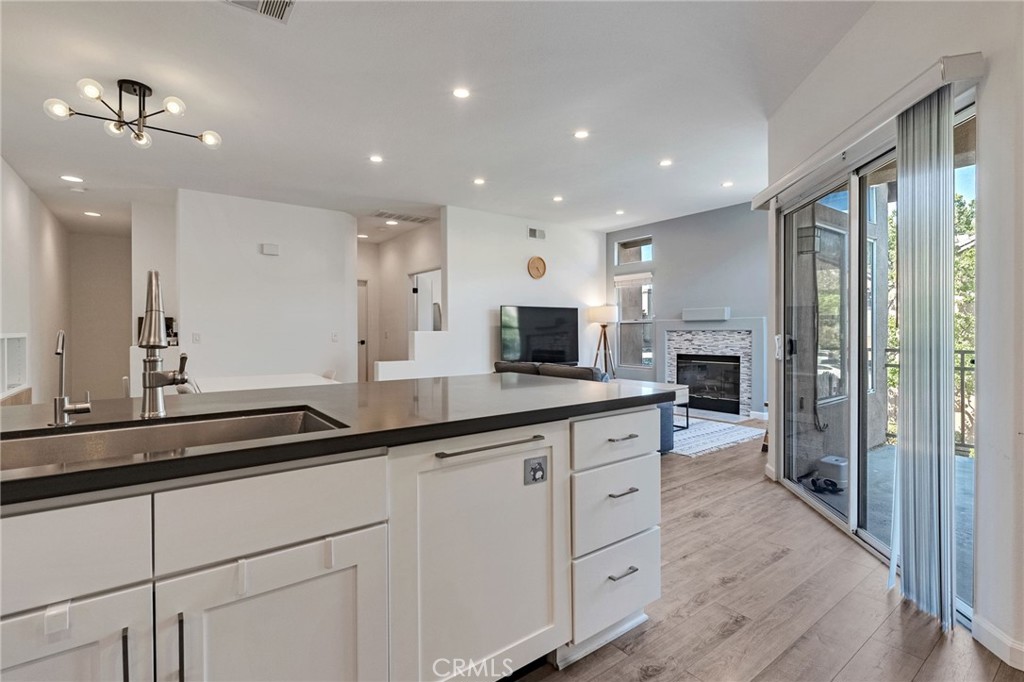 922 S Country Glen Way