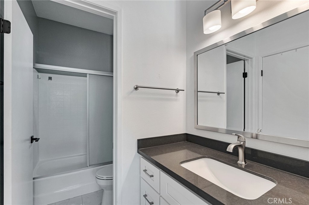 922 S Country Glen Way