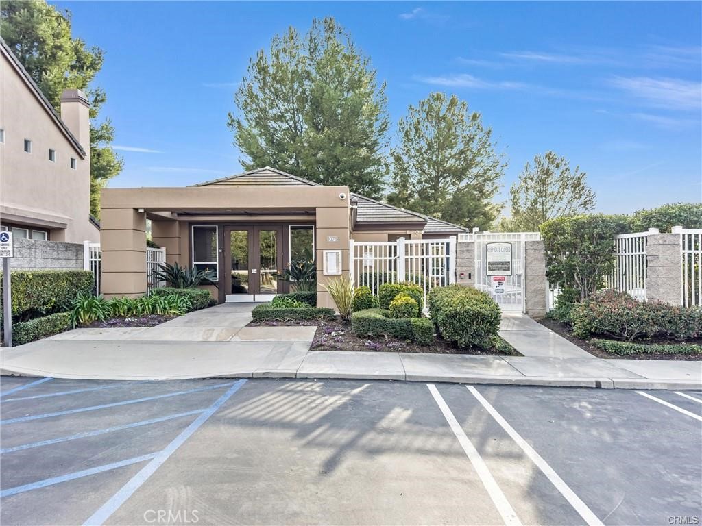 922 S Country Glen Way