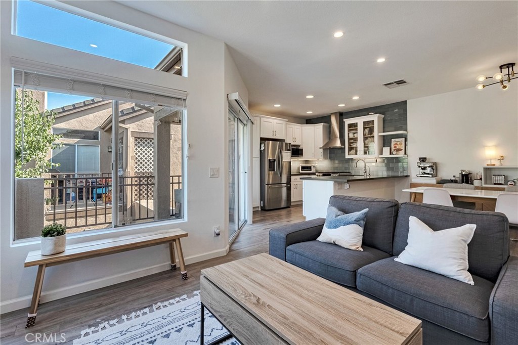 922 S Country Glen Way