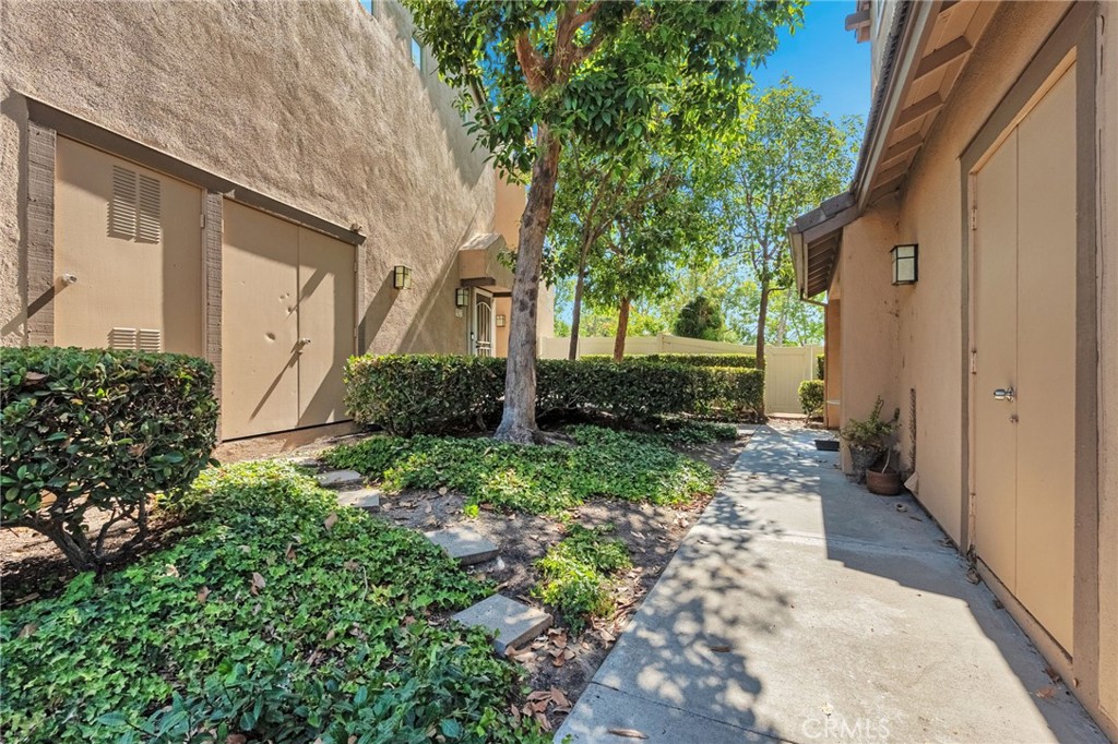 922 S Country Glen Way