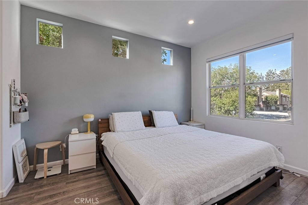 922 S Country Glen Way