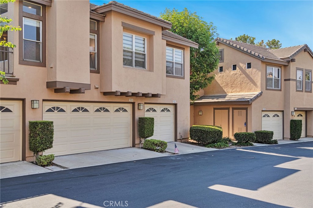 922 S Country Glen Way