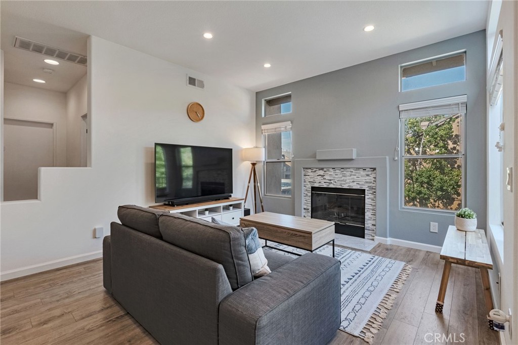 922 S Country Glen Way