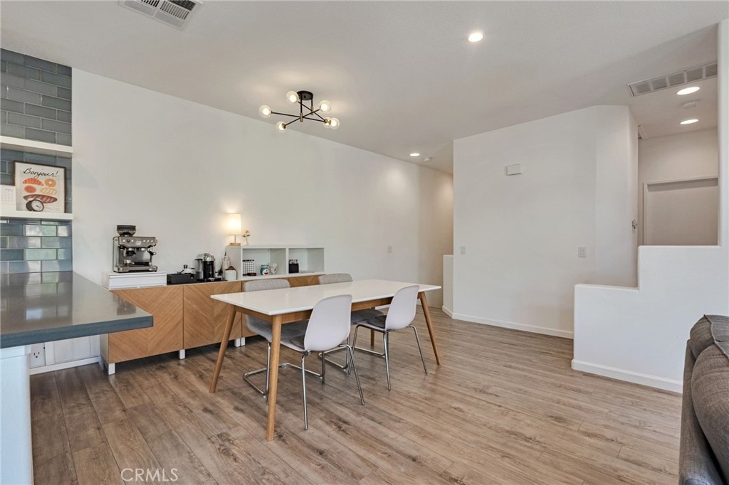 922 S Country Glen Way