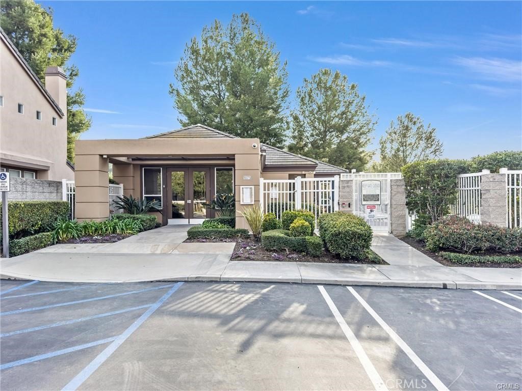 922 S Country Glen Way