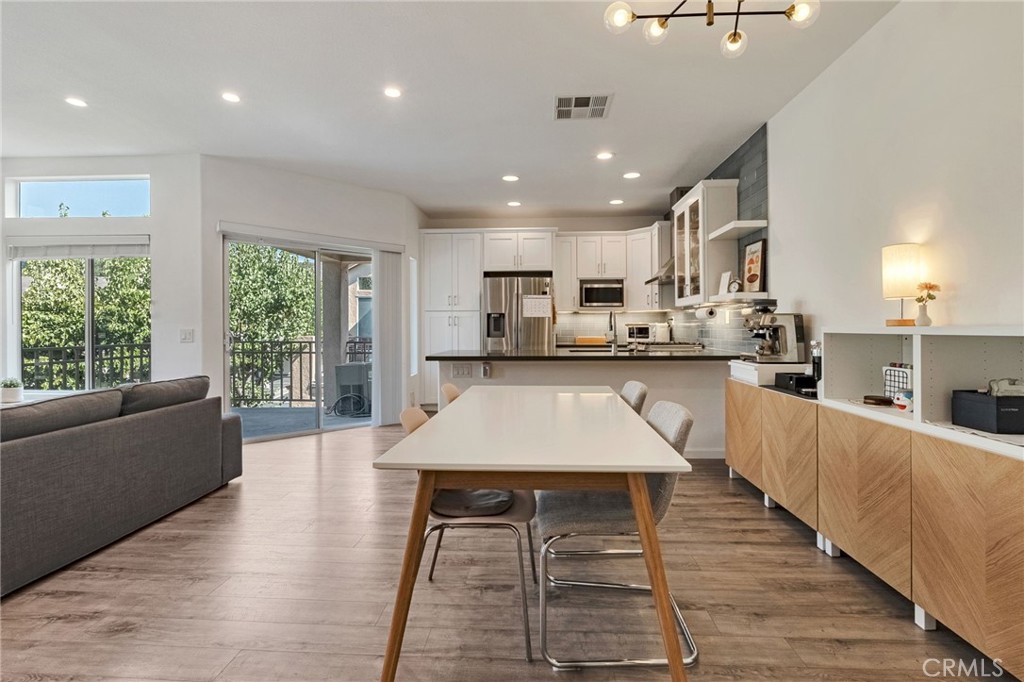 922 S Country Glen Way